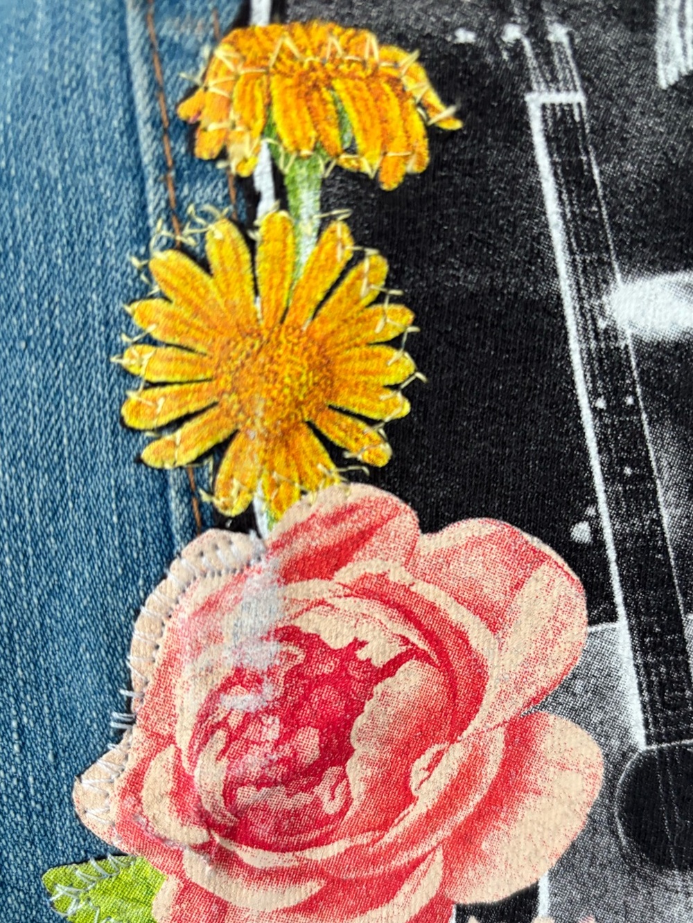New Look Dolly Pardon Graphic Demin Floral Appliqué Stretch Jean Jacket Medium - Picture 8 of 10